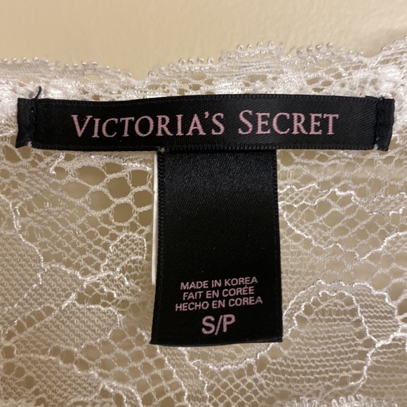 Elegant, but sheer white blouse. - Picture 2 of 4